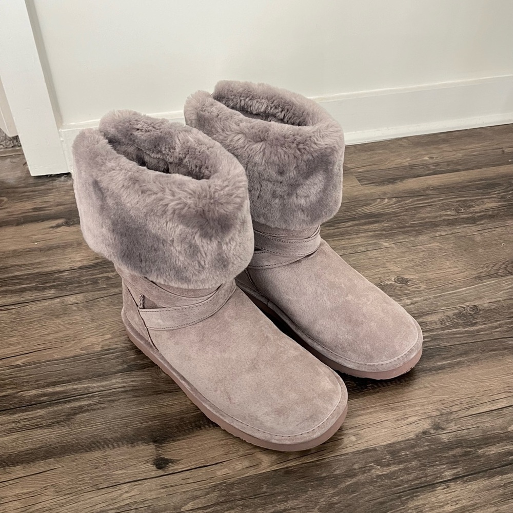 LAM Furry Boots